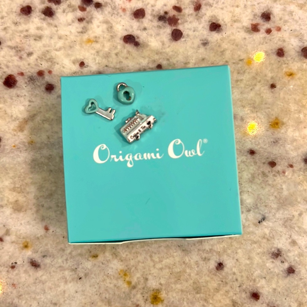 🚨2/$10‼️Coffee & Tea / Donuts charm set